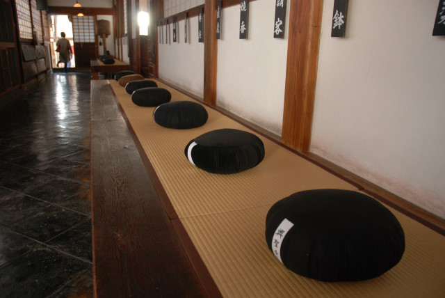 晩秋の興聖寺 14